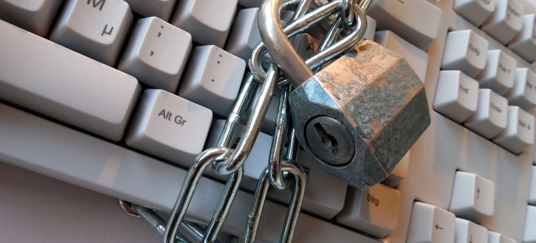 keyboard locked by a chain