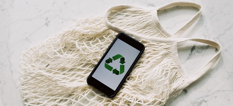 a recycling logo