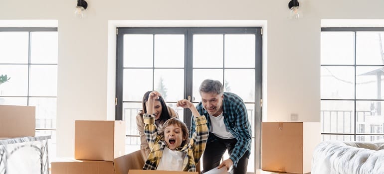 parents moving with kids