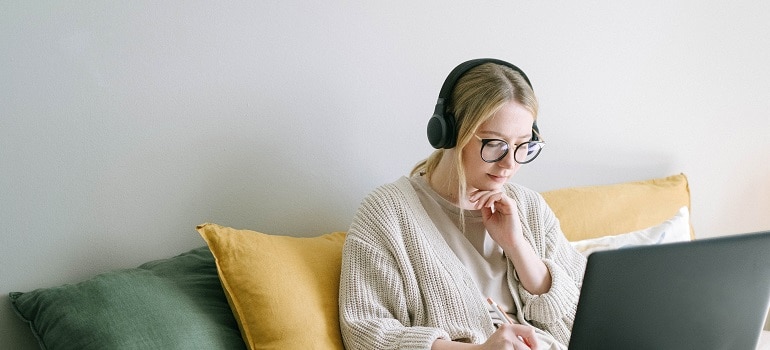 a girl ready to land a high tech job in Melbourne