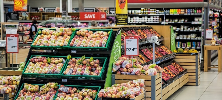 fresh vegetables, waiting for you to embody the grocery shopping habits in Florida