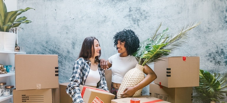 a mover helping a girl who's moving from Clearwater to Seminole